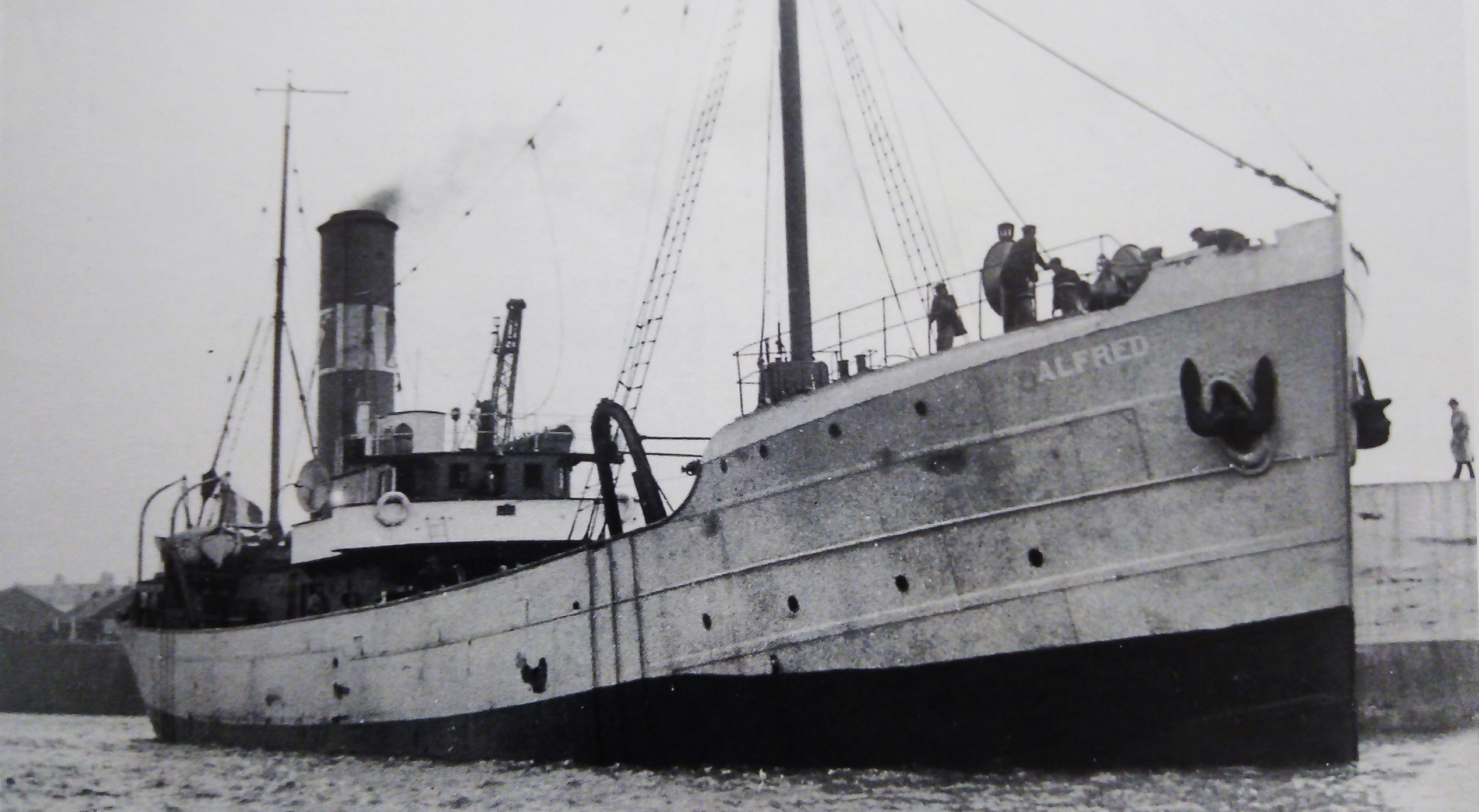 Archival photo of the fishing trawler Alfred (Bar marius/Toulon)