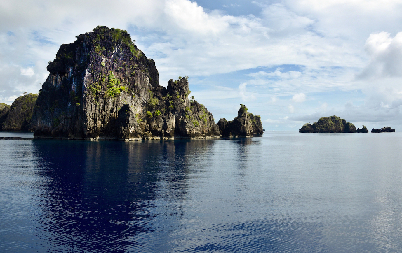 Location of Puri Pinnacle dive site. Photo by Pierre Constant