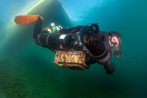Gregory Borodiansky diving his Generic Breathing Machine (GBM), a front-mounted rebreather he invented