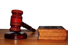 https://pixabay.com/photos/law-gavel-justice-judge-auction-6808677/