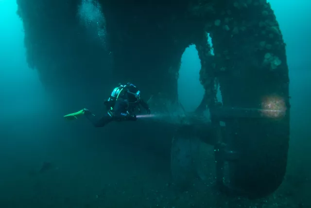 Diver on PLM-27 wreck