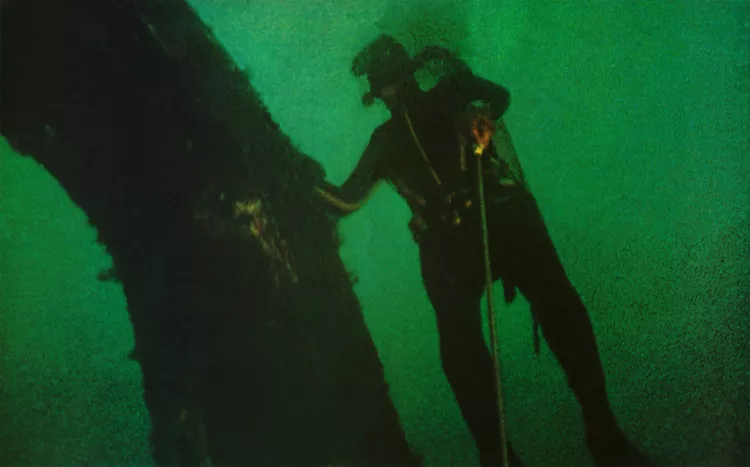 Carletti touches the Andrea Doria wreck 1968