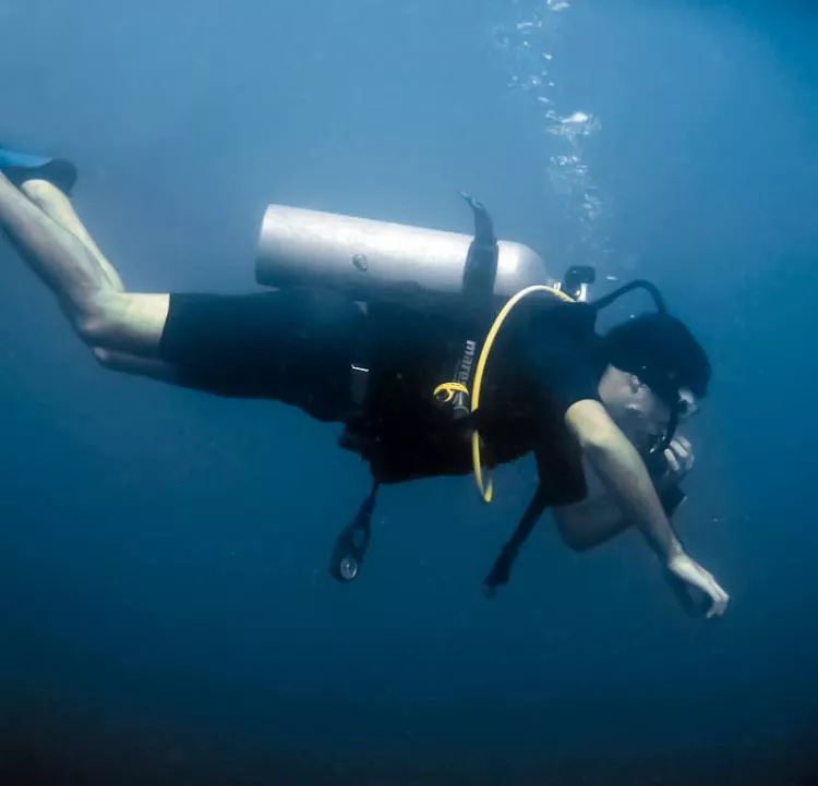 Diver equalizing. Photo: Torben Gregersen/Flickr/CC BY NC 2.0
